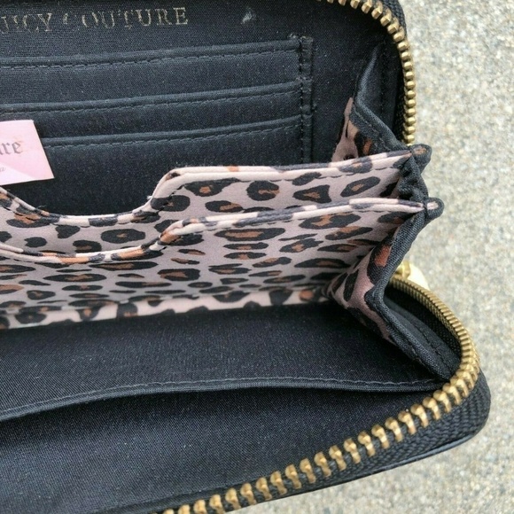 Juicy Couture Genuine Leather Clutch Wristlet Wall​​​​​​ - Picture 4 of 4
